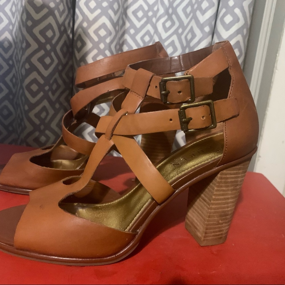 Ralph Lauren Heals Size 8